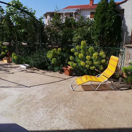 Apartment In Valbandon Istrien 34202